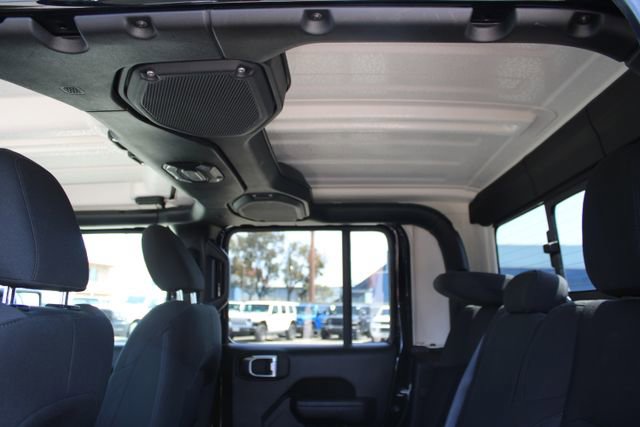 Used 2022 Jeep Gladiator Willys image 37