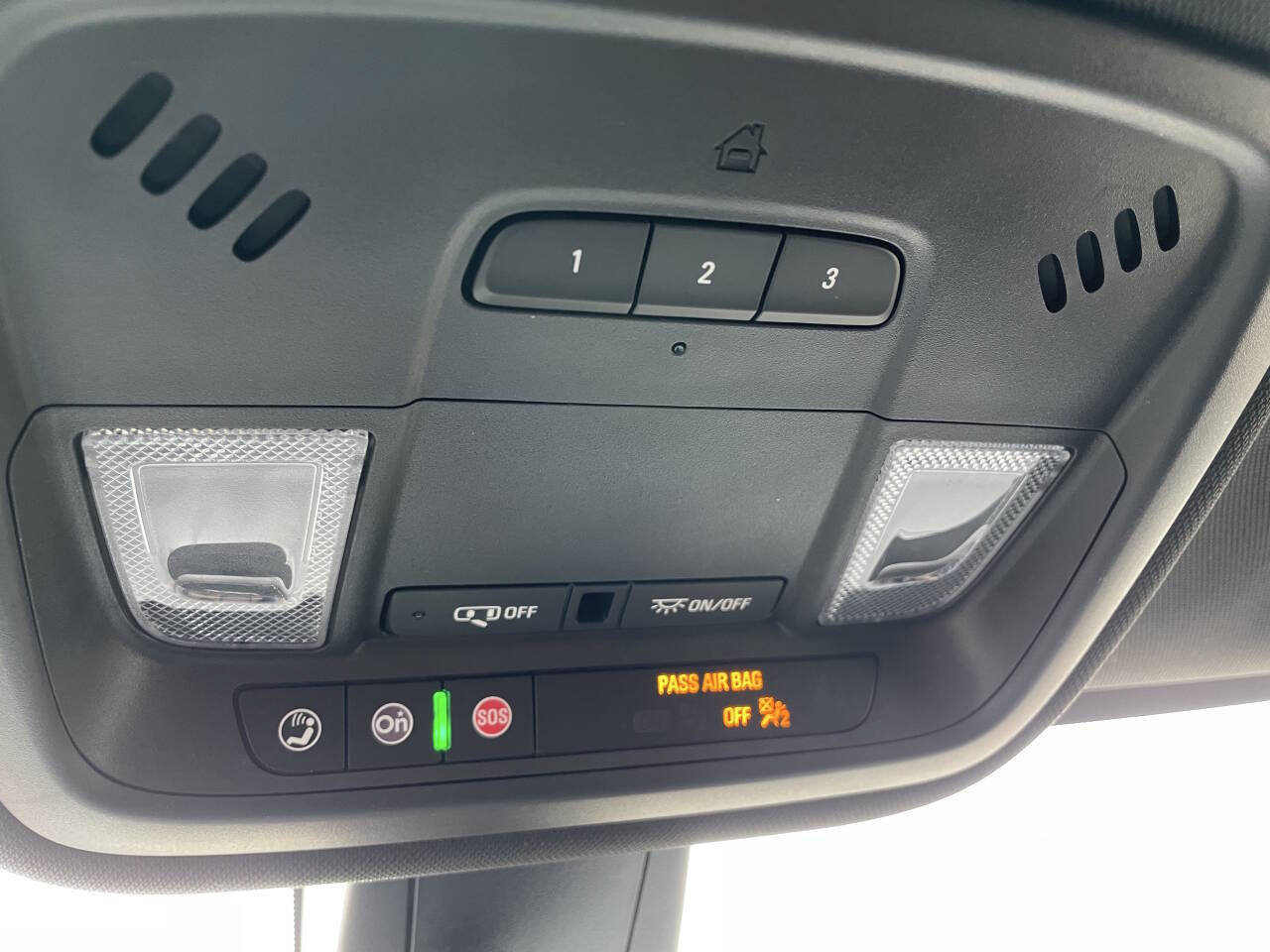 Used 2022 Chevrolet Traverse LT AWD/4WD image 24