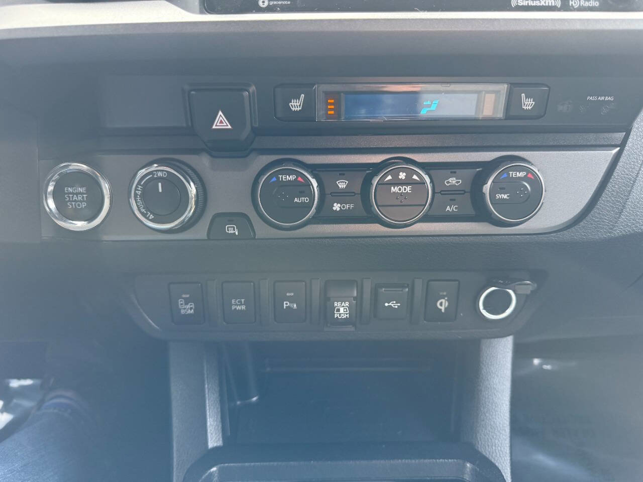 Used 2020 Toyota Tacoma TRD Sport w/ Technology Package image 38