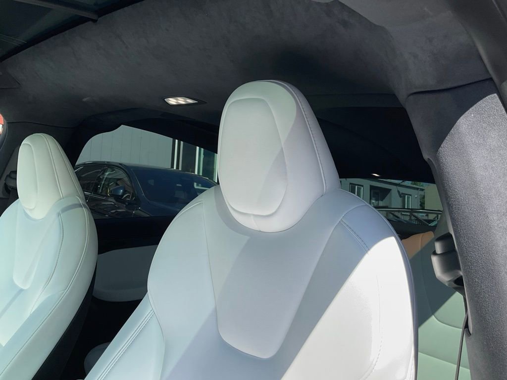 Used 2020 Tesla Model X Long Range image 18