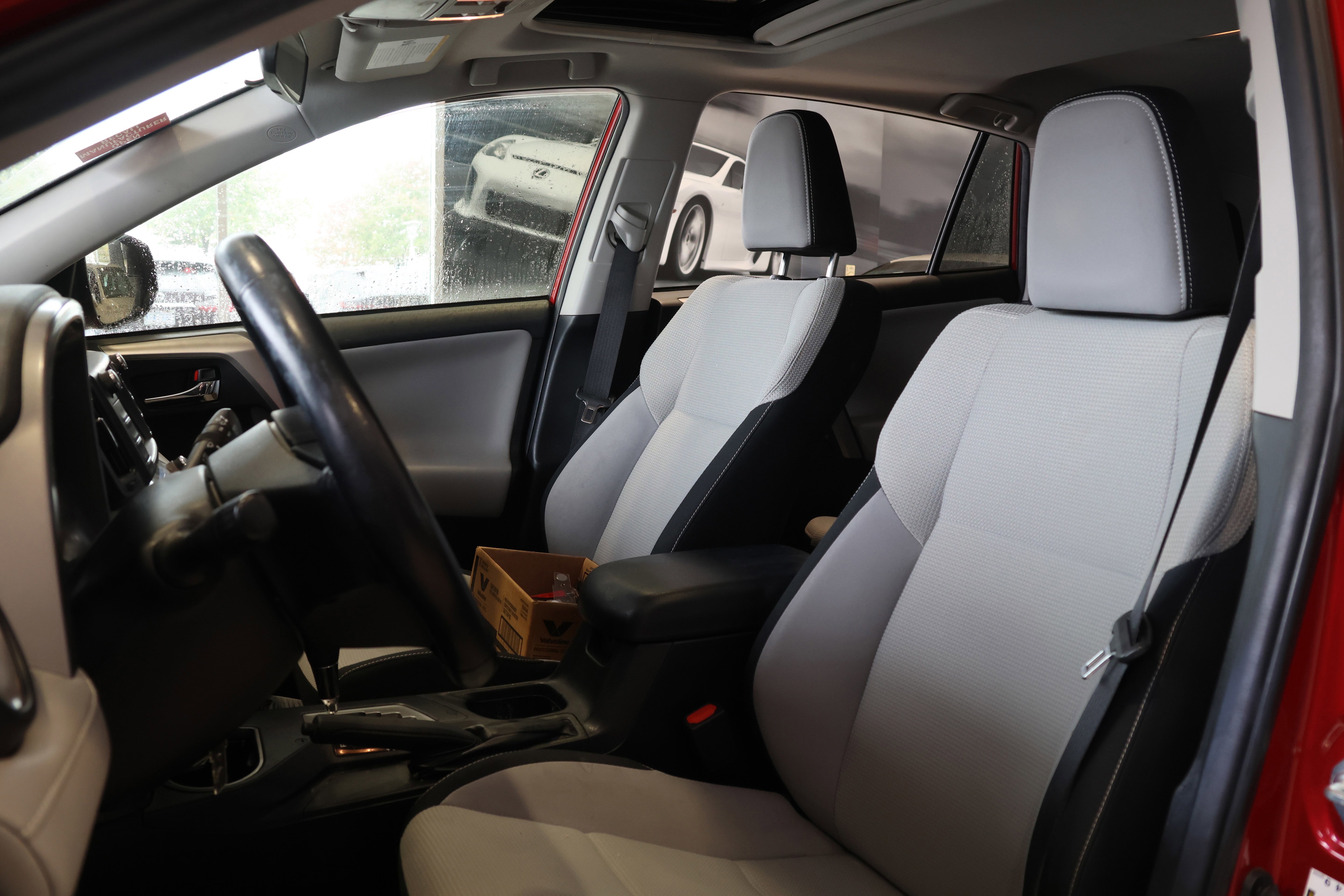 Used 2016 Toyota RAV4 XLE image 30