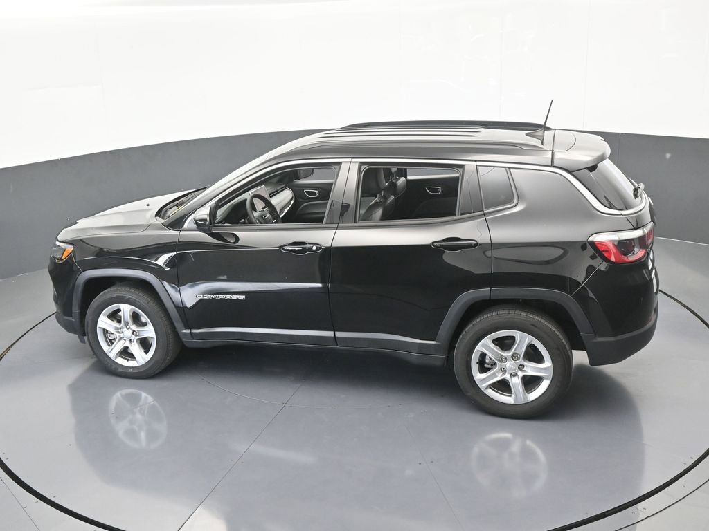 Used 2024 Jeep Compass Latitude image 45