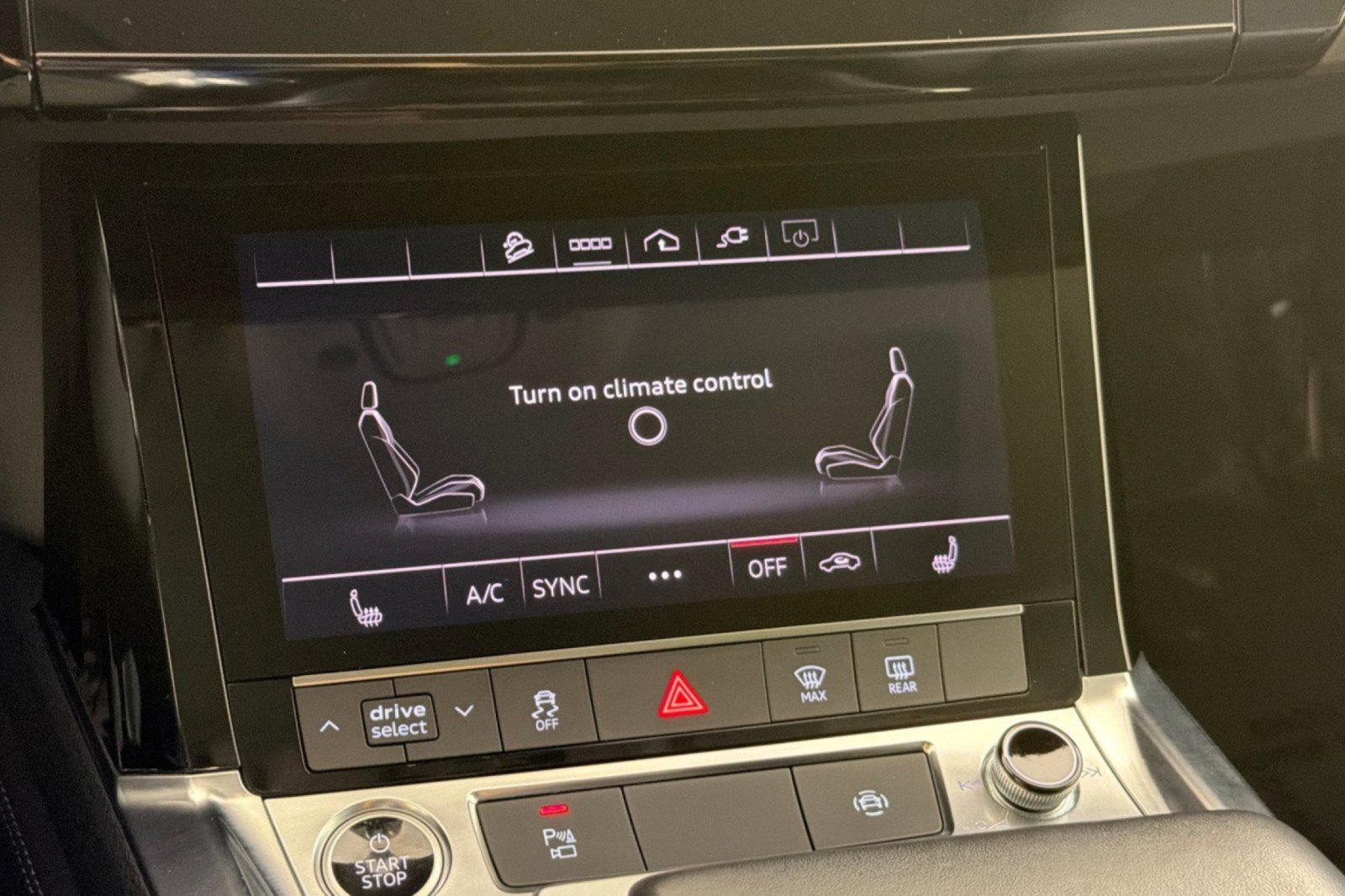 Used 2024 Audi Q8 e-tron Premium AWD/4WD image 18