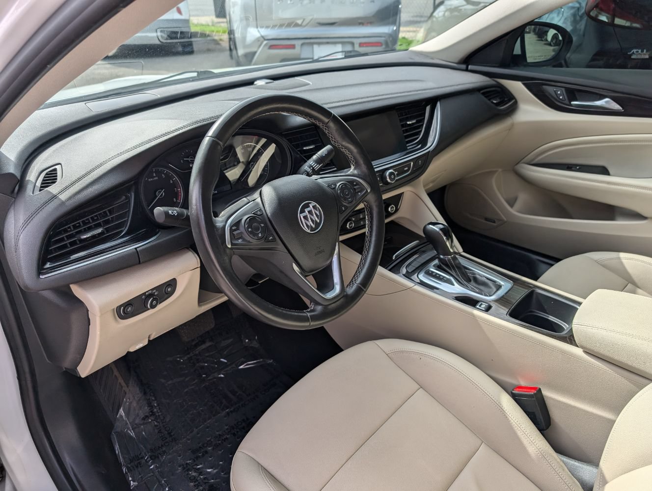 Used 2019 Buick Regal Essence w/ Driver Confidence Package I FWD image 12
