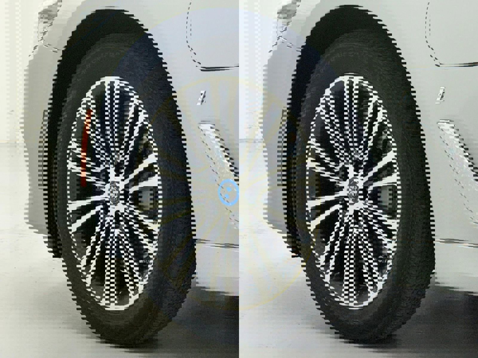 Used 2019 BMW 530e iPerformance w/ Convenience Package image 52