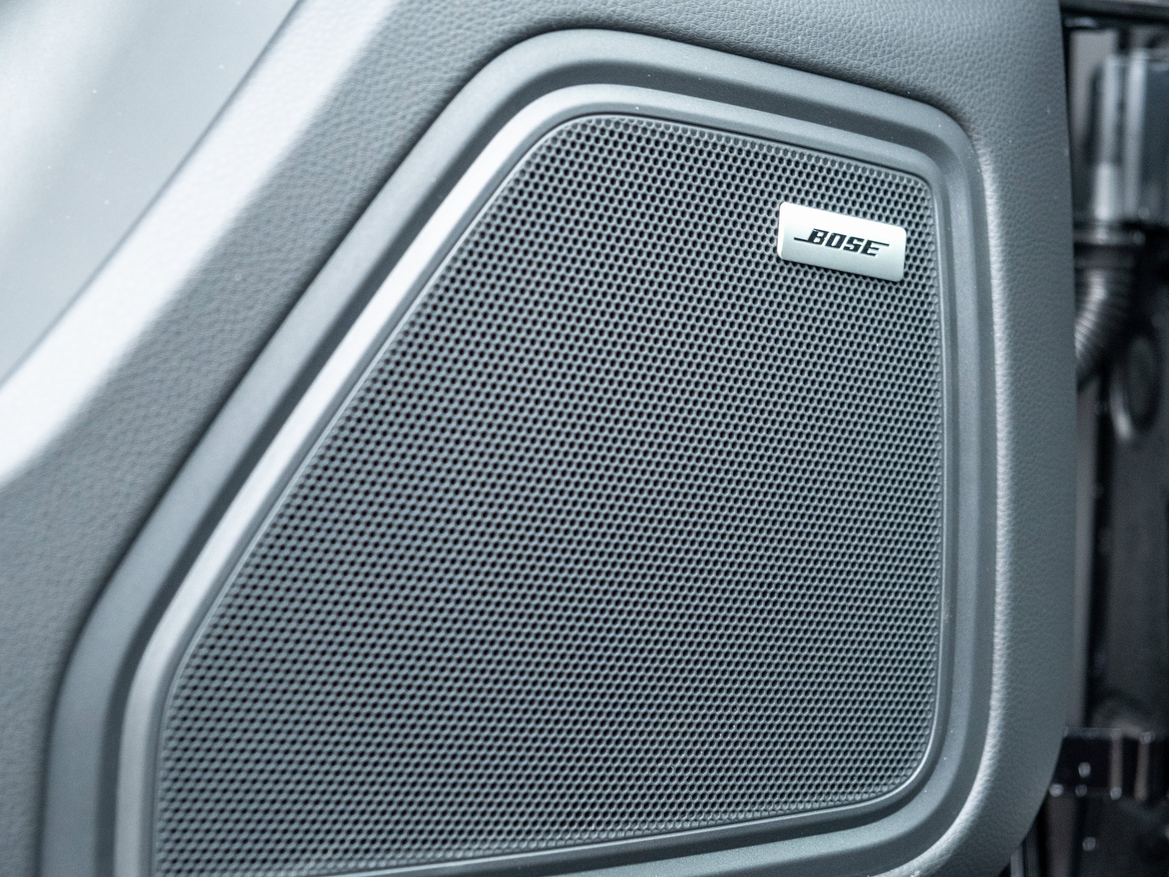 Certified 2025 Porsche Macan image 16