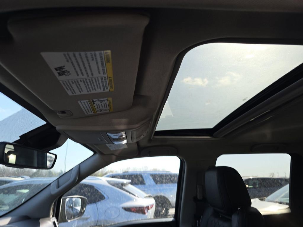 Certified 2025 Nissan Frontier SL AWD/4WD image 8