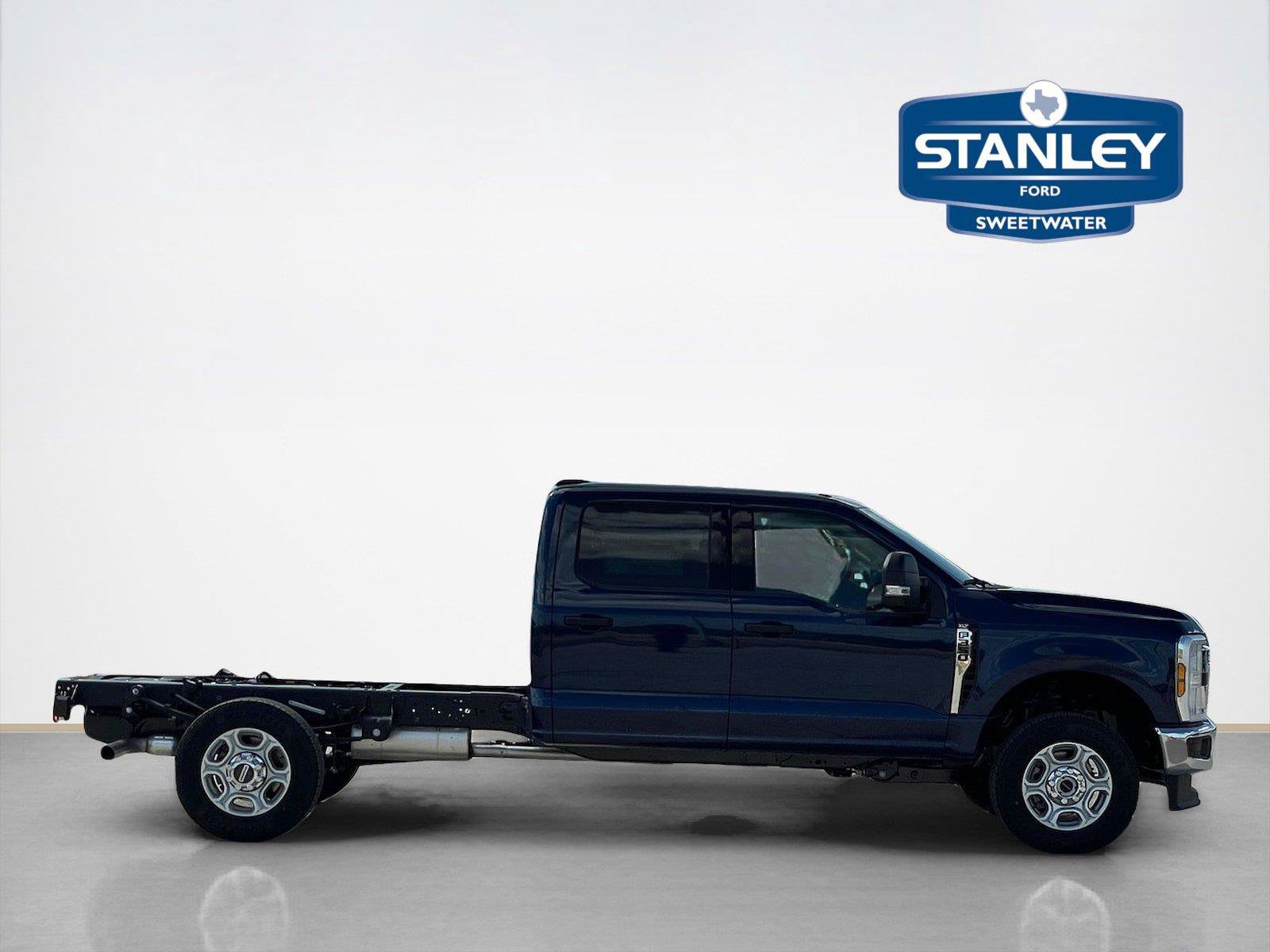 New 2027 Ford F350 XLT w/ XLT Value Package AWD/4WD image 9