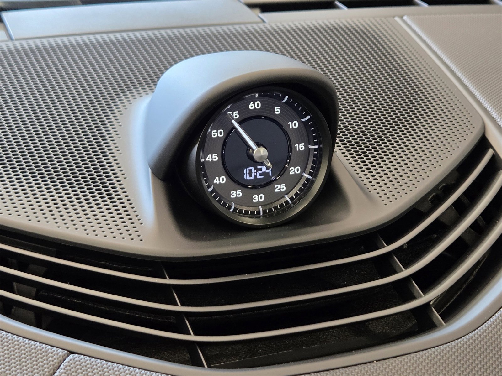 New 2026 Porsche Taycan image 17