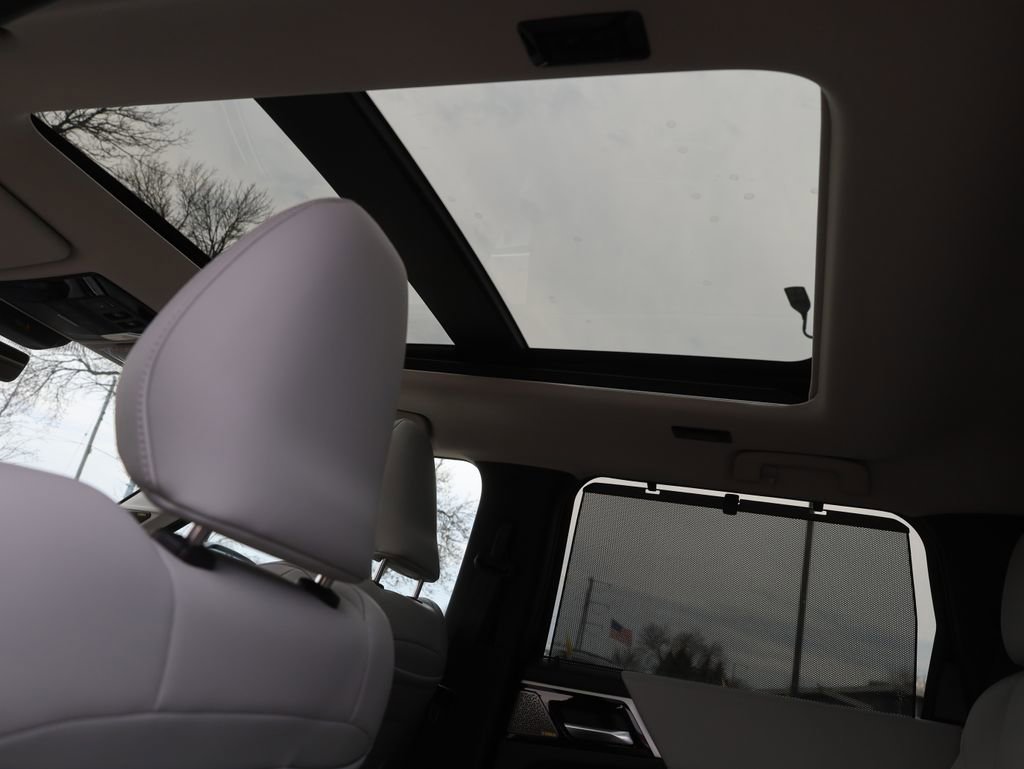 New 2025 Mitsubishi Outlander AWD image 61