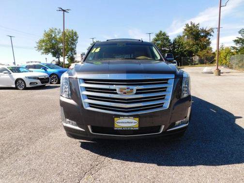 Used 2016 Cadillac Escalade Platinum AWD/4WD image 2