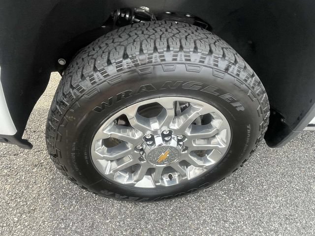 Used 2025 Chevrolet Silverado 2500 LTZ w/ Z71 Chrome Sport Edition AWD/4WD image 13