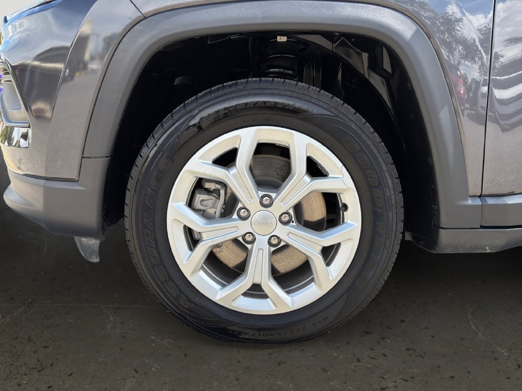 Used 2024 Jeep Compass Latitude AWD/4WD image 10