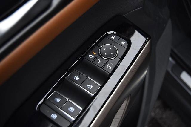 New 2025 Nissan Pathfinder Platinum w/ Cargo Package image 9