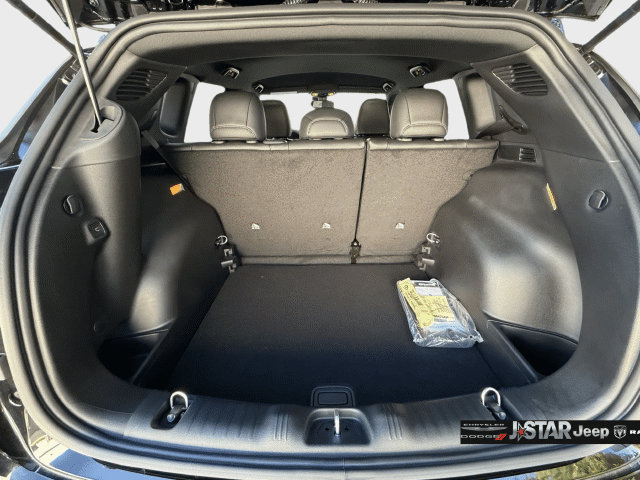 New 2026 Jeep Compass Limited AWD/4WD image 32