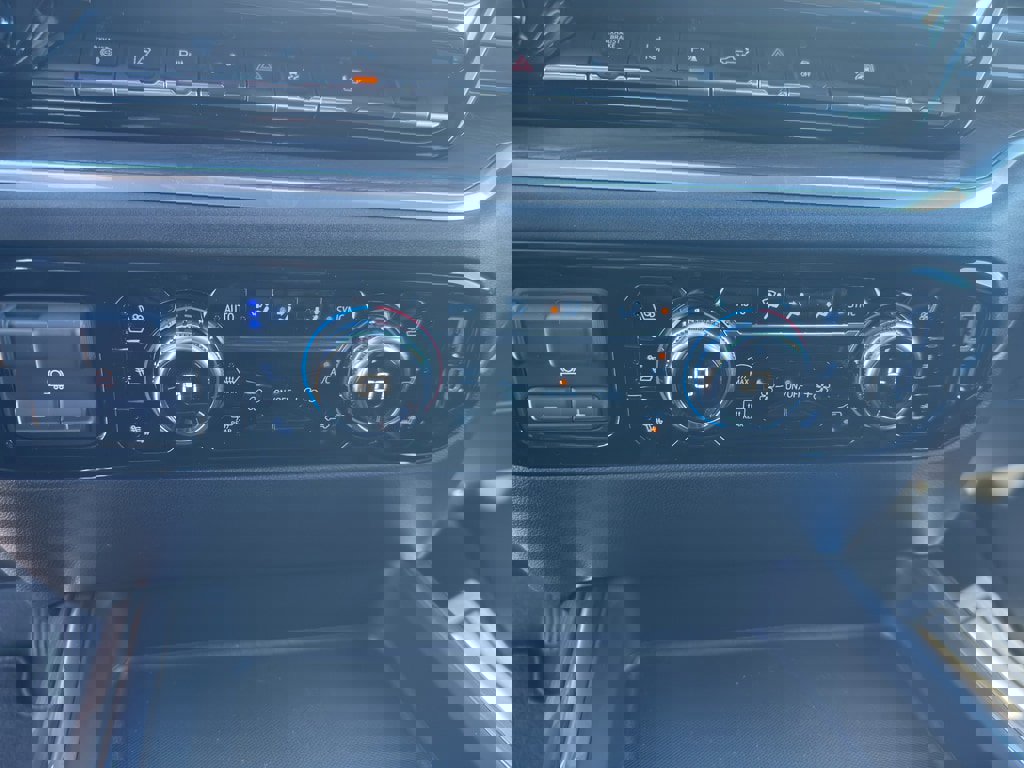 New 2026 GMC Sierra 2500 SLT w/ SLT Convenience Package image 12