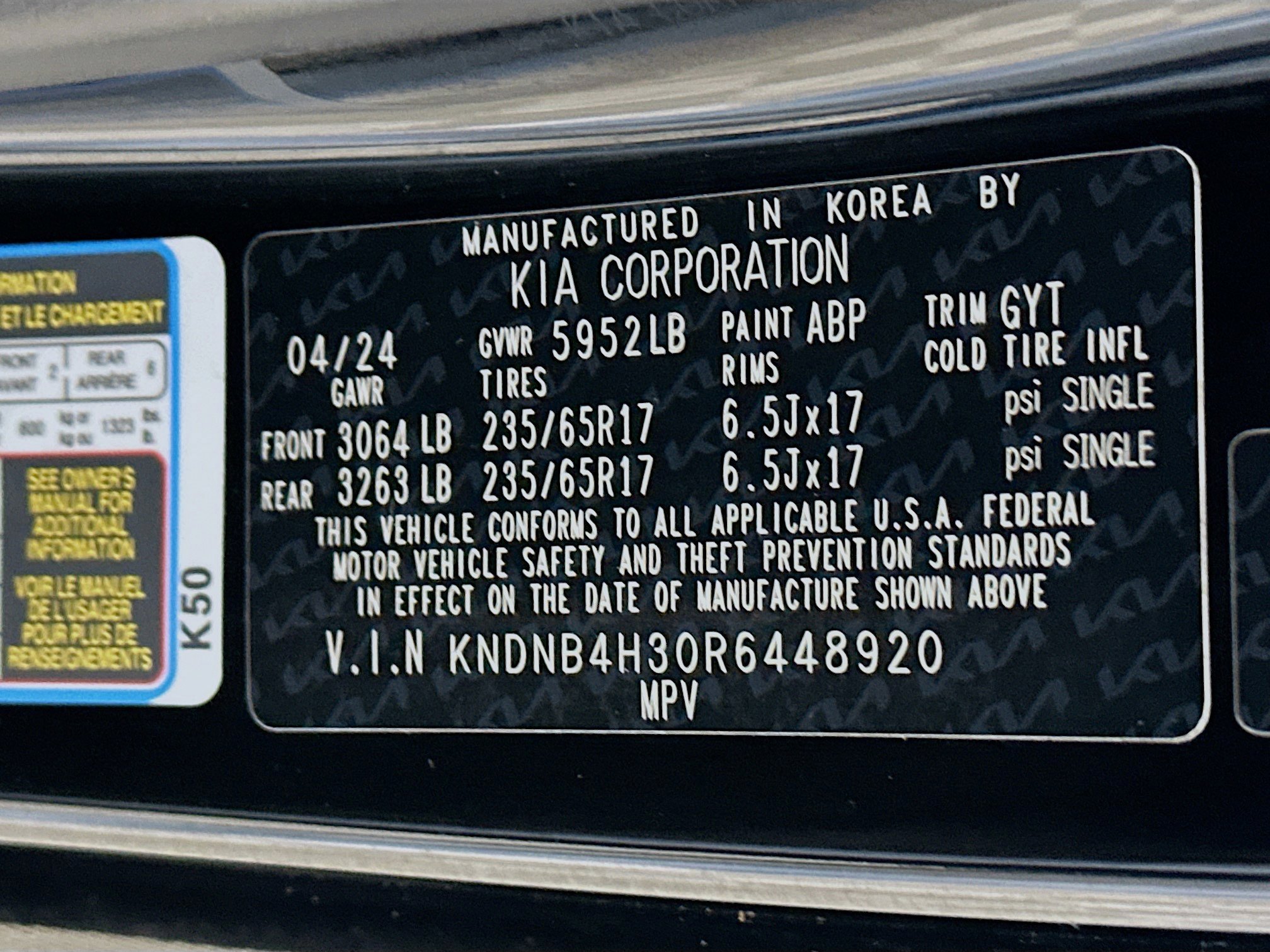 Used 2024 Kia Carnival LX image 12