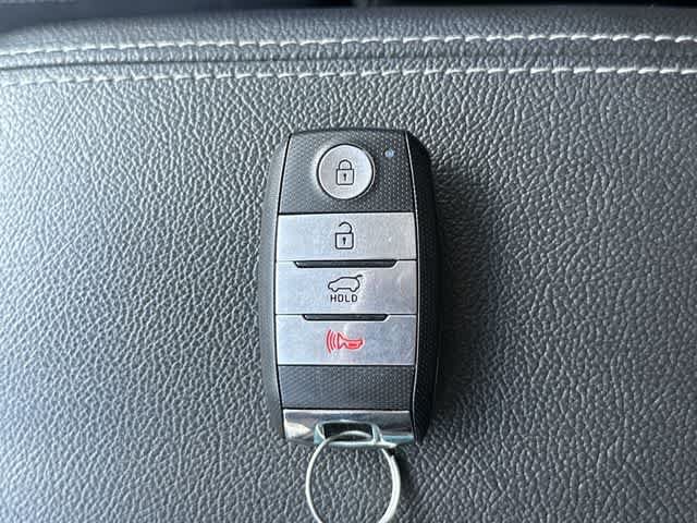 Used 2017 Kia Niro FWD image 34