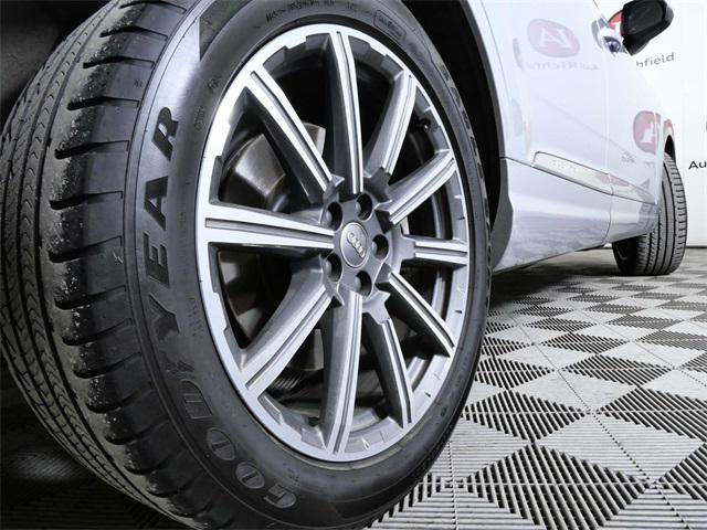 Used 2017 Audi Q7 3.0T Prestige w/ Prestige Package image 9