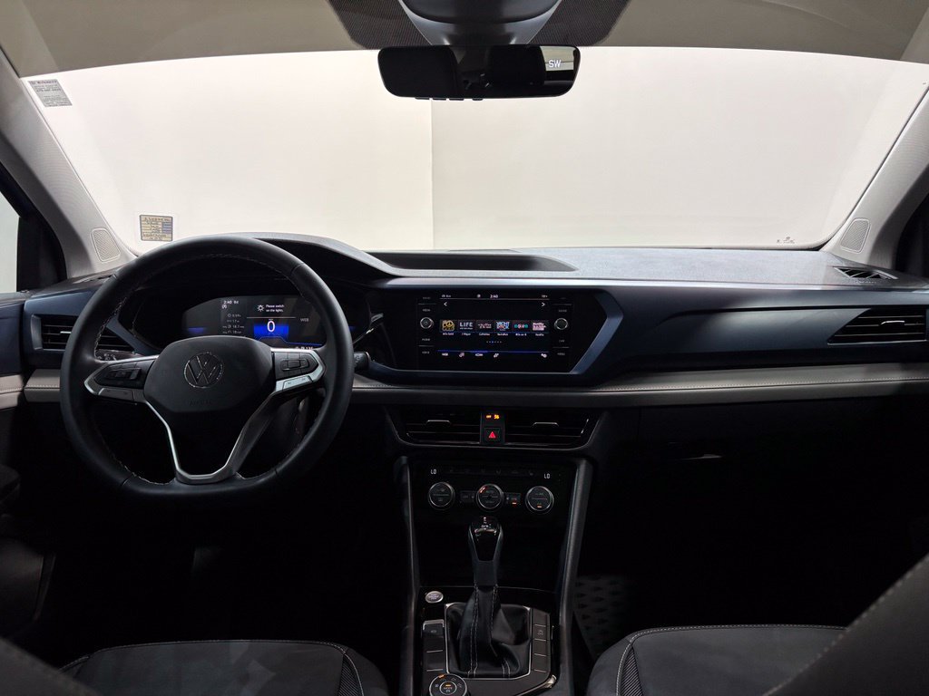 Used 2024 Volkswagen Taos SE w/ Panoramic Sunroof Package AWD/4WD image 10