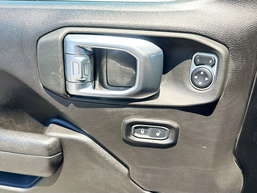 Used 2022 Jeep Wrangler Sport AWD/4WD image 19