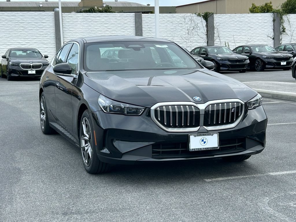 New 2027 BMW i5 eDrive40 w/ Executive Package RWD image 7