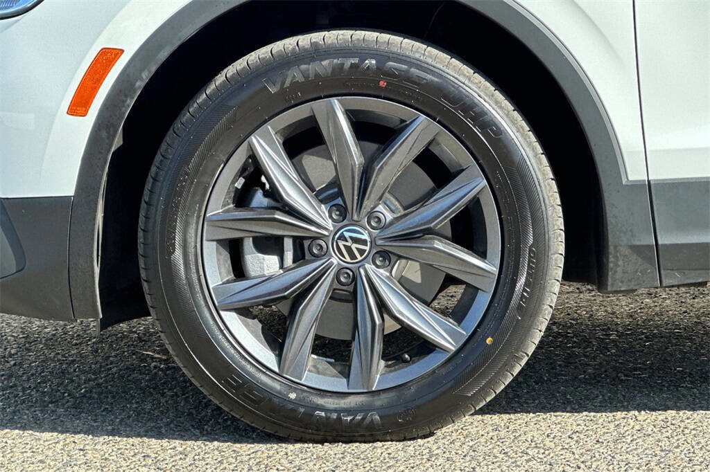 Used 2022 Volkswagen Tiguan SE image 26