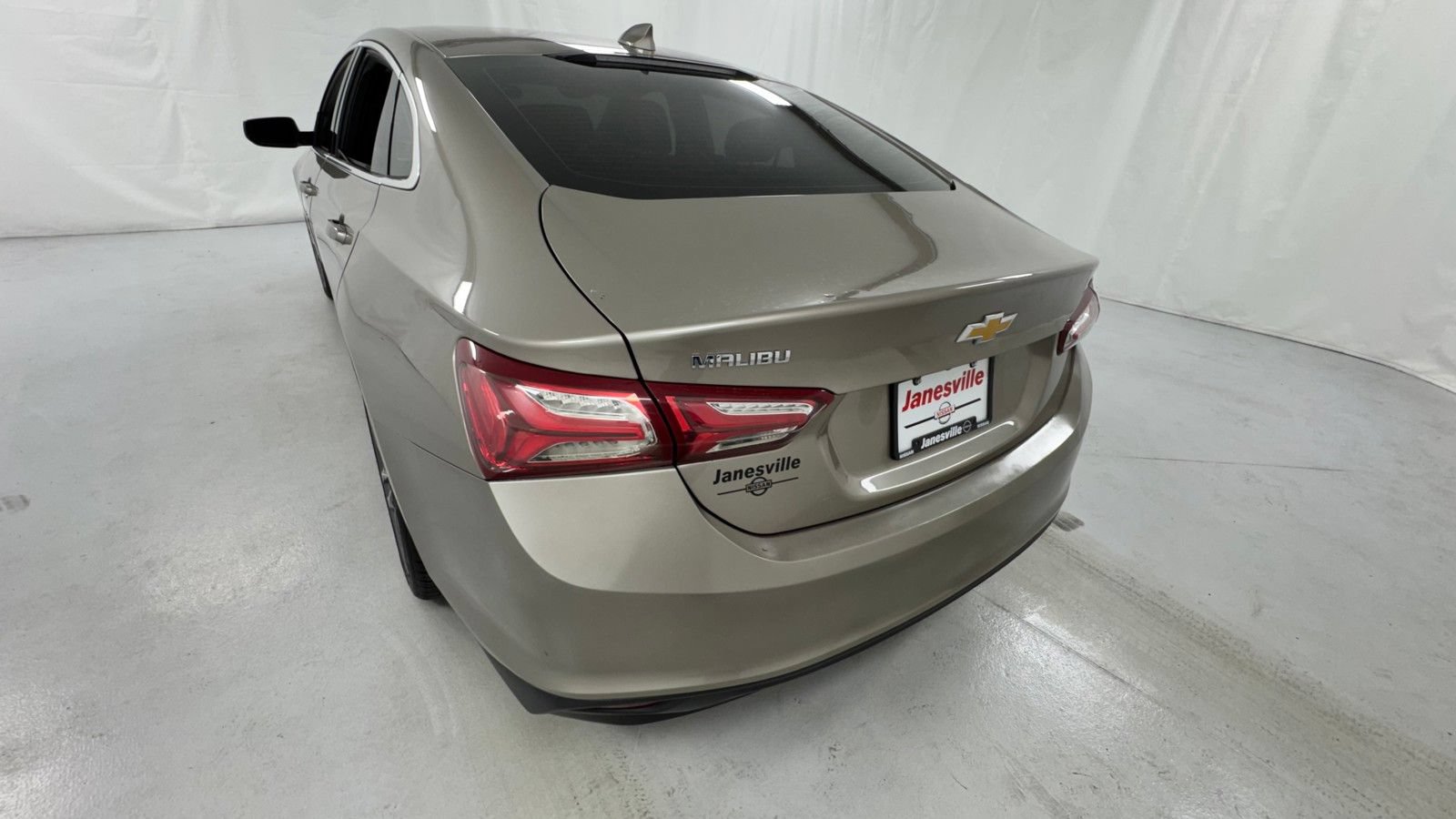 Used 2022 Chevrolet Malibu LT FWD image 5