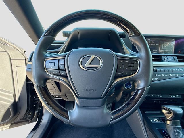 Used 2020 Lexus ES 300h w/ Premium Package FWD image 37