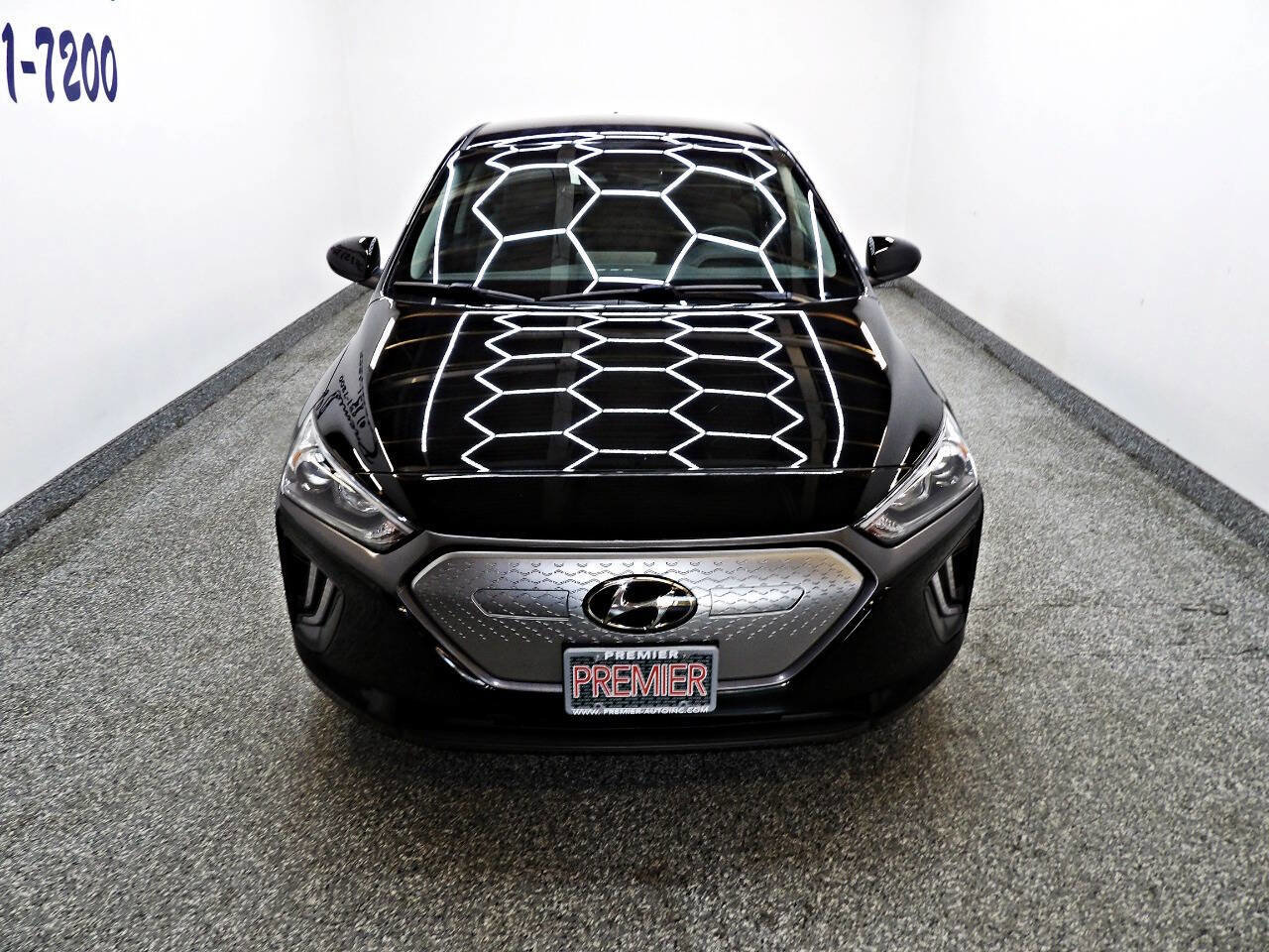 Used 2020 Hyundai Ioniq SE image 2