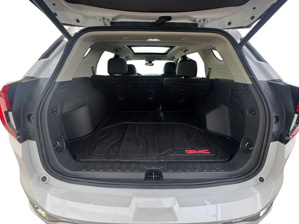 Certified 2023 GMC Terrain Denali w/ Denali Premium Package AWD/4WD image 19