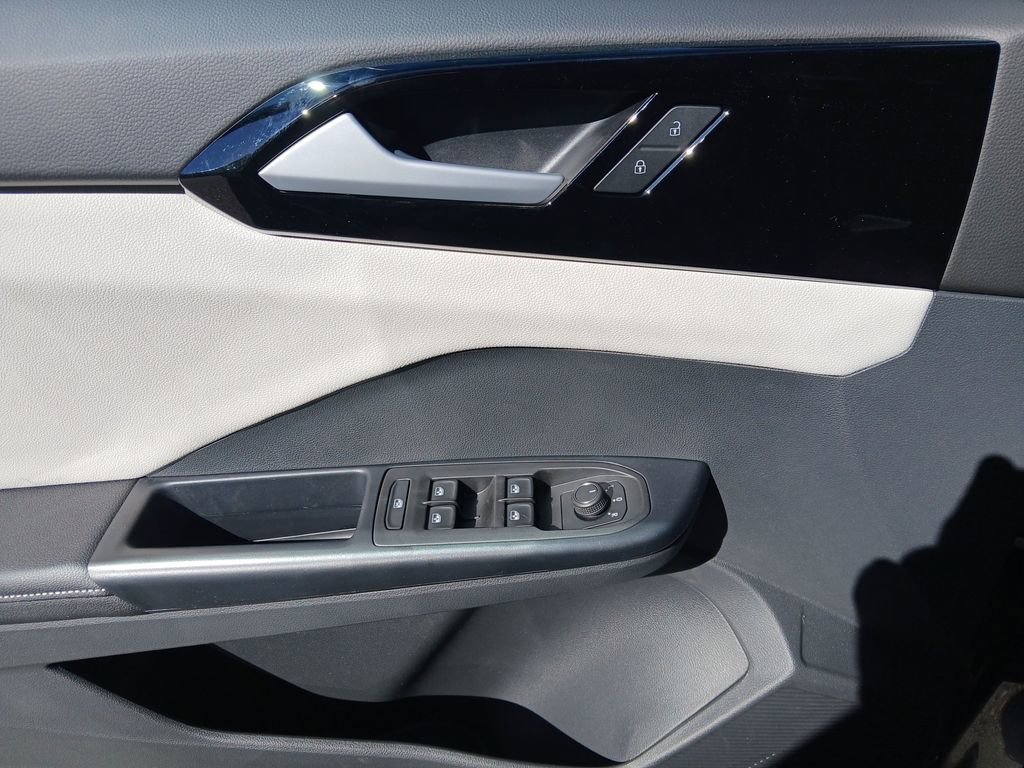 New 2026 Volkswagen Taos S image 11