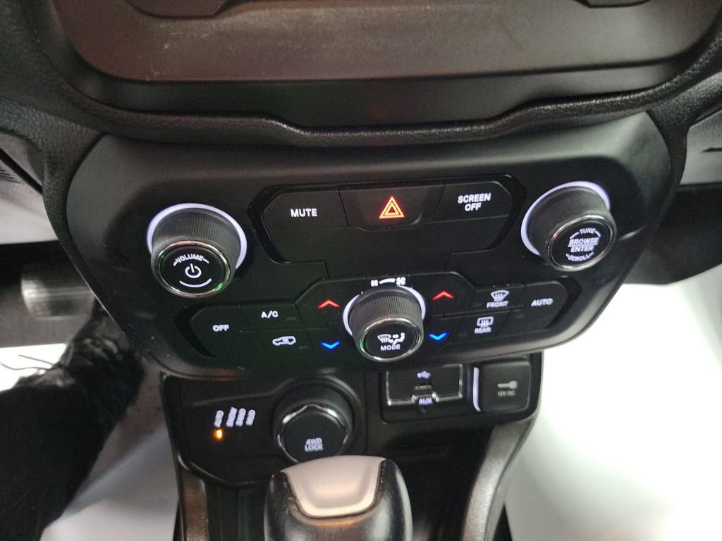 Used 2020 Jeep Renegade Limited image 43