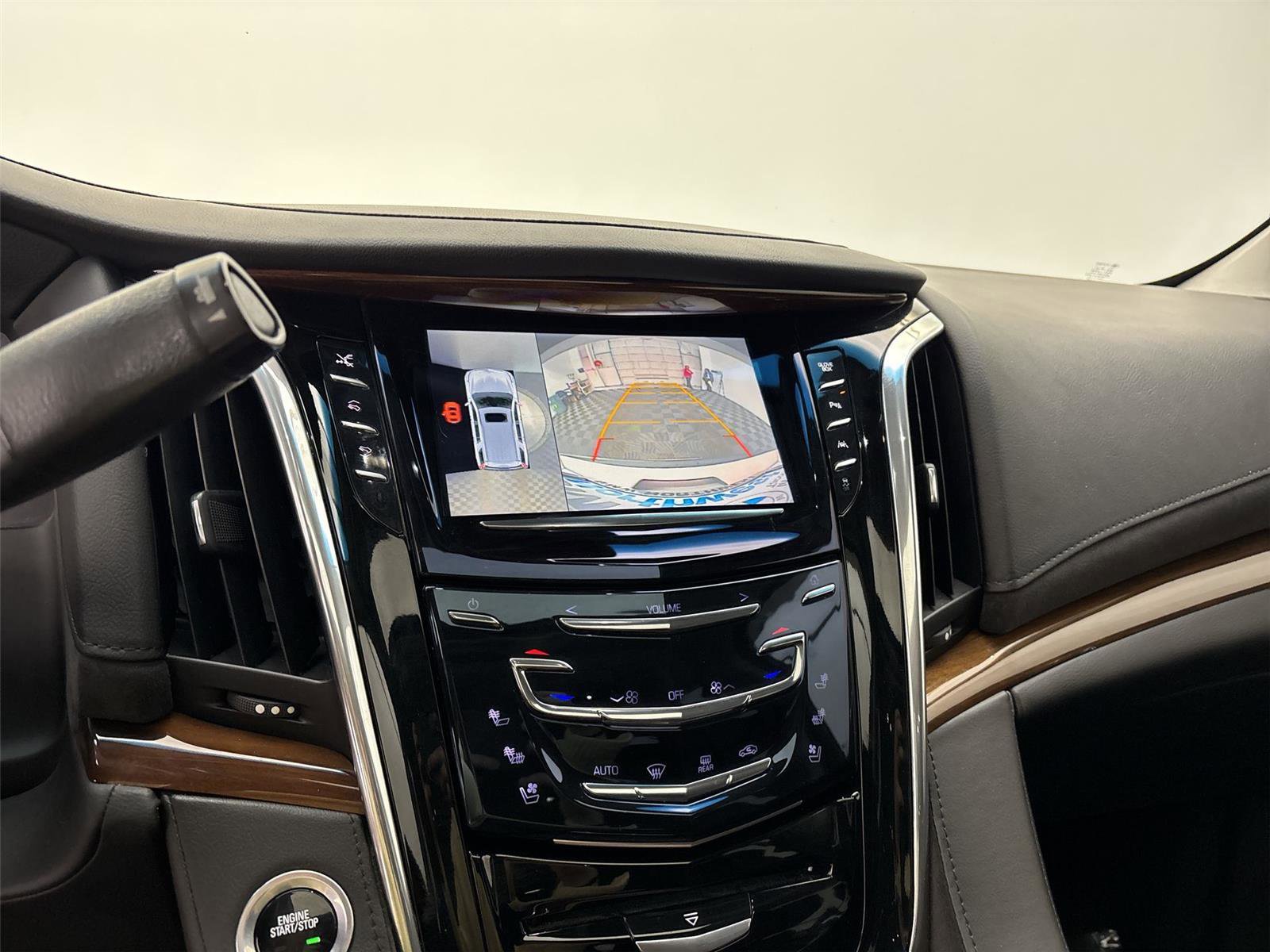 Used 2016 Cadillac Escalade Premium AWD/4WD image 31