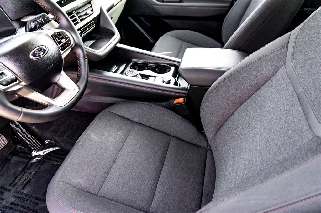 Used 2025 Ford Explorer Active image 14
