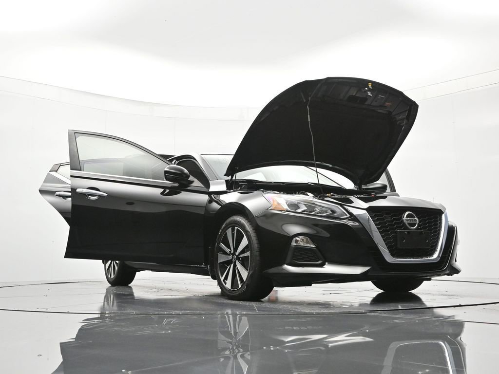 Certified 2022 Nissan Altima 2.5 SV w/ SV Premium Package FWD image 48