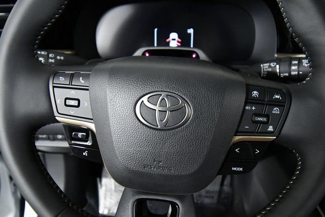 New 2025 Toyota Crown Signia image 2