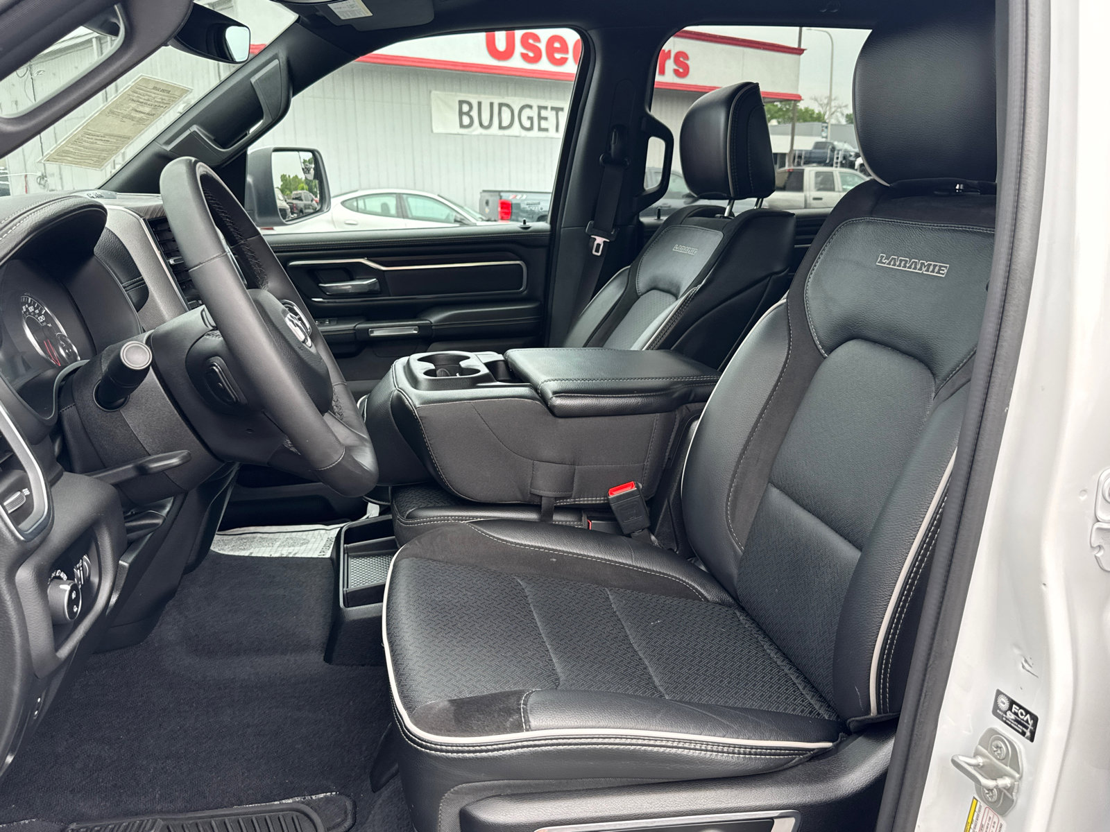 Used 2025 RAM 1500 Laramie AWD/4WD image 10