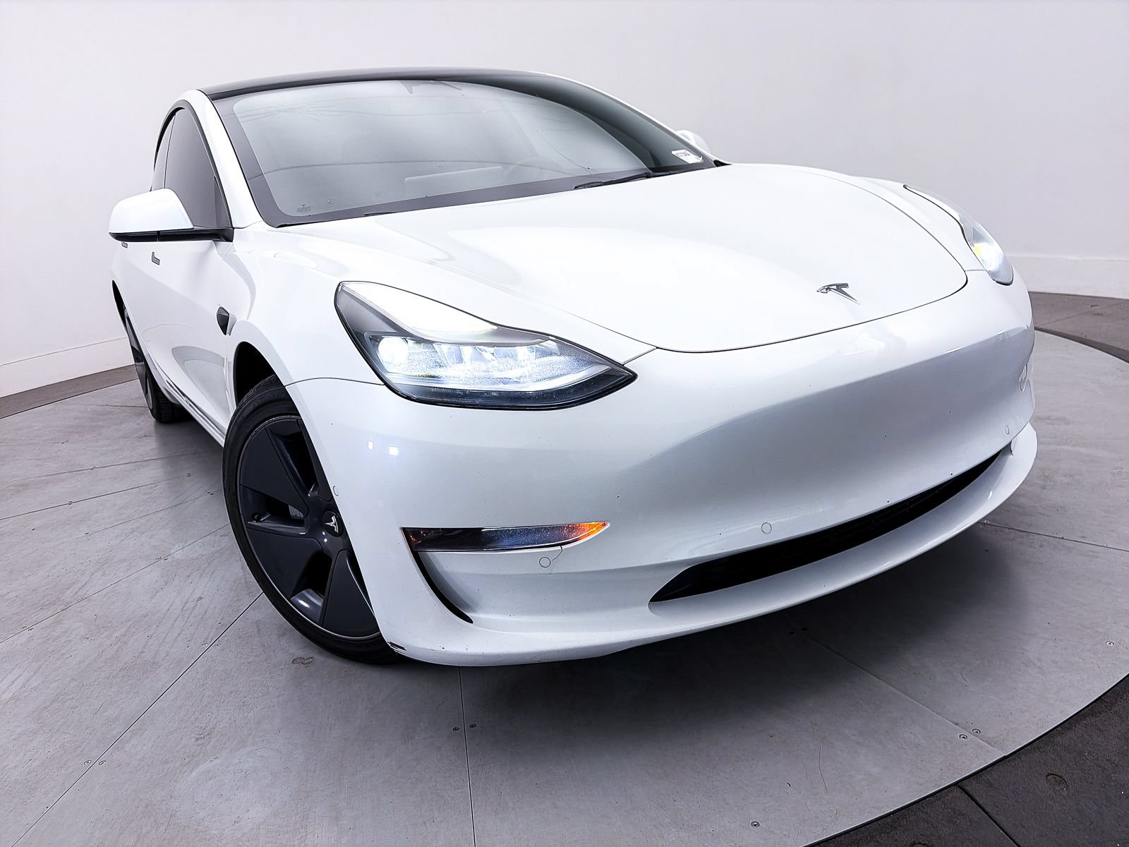 Used 2022 Tesla Model 3 Long Range AWD/4WD image 3
