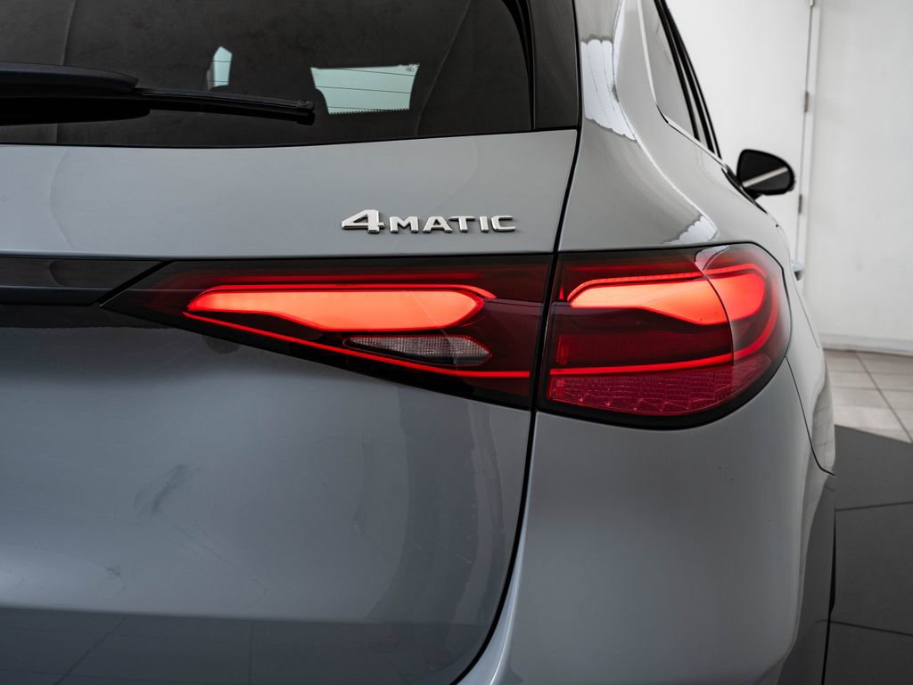 New 2026 Mercedes-Benz GLC 300 4MATIC image 9