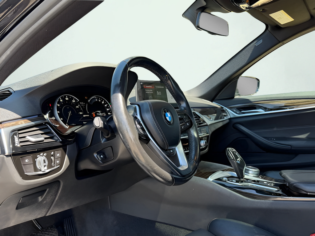 Used 2018 BMW 530e xDrive AWD/4WD image 2