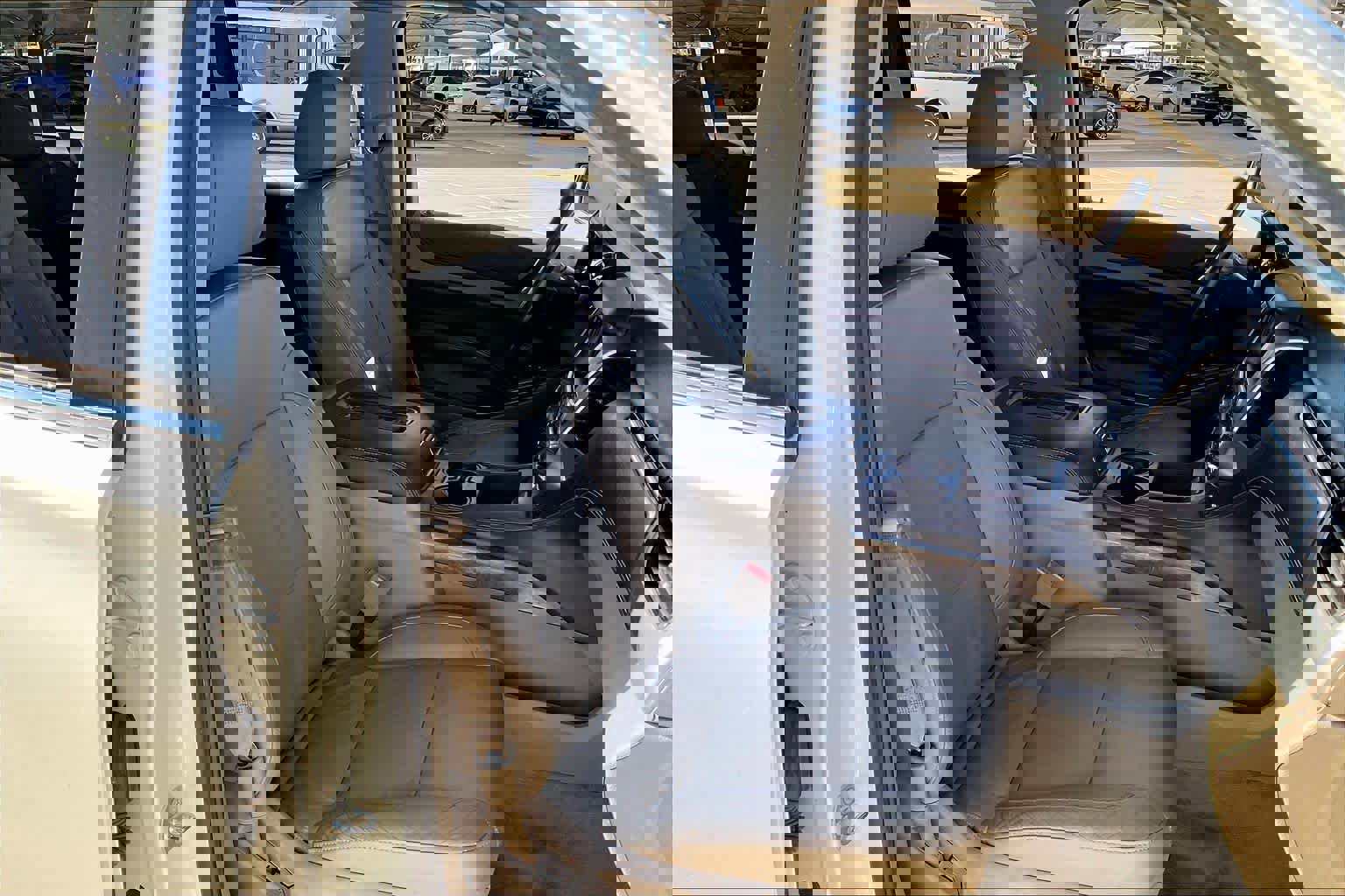 Used 2015 Chevrolet Suburban LT image 9