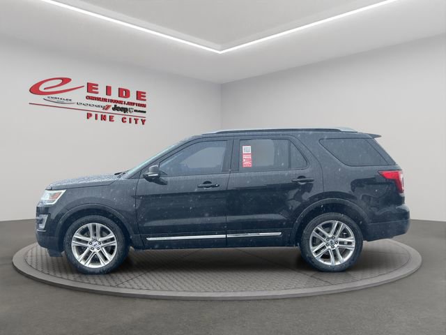 Used 2017 Ford Explorer XLT w/ XLT Technology Feature Bundle image 2