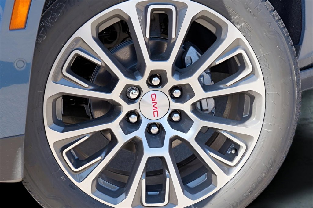 New 2026 GMC Yukon Denali w/ Sun & Power Step Package image 2