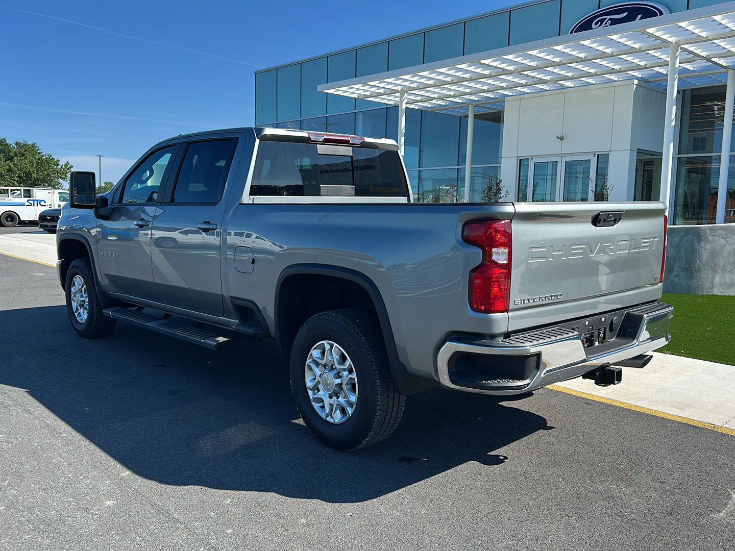 Used 2024 Chevrolet Silverado 2500 LT w/ Convenience Package AWD/4WD image 7