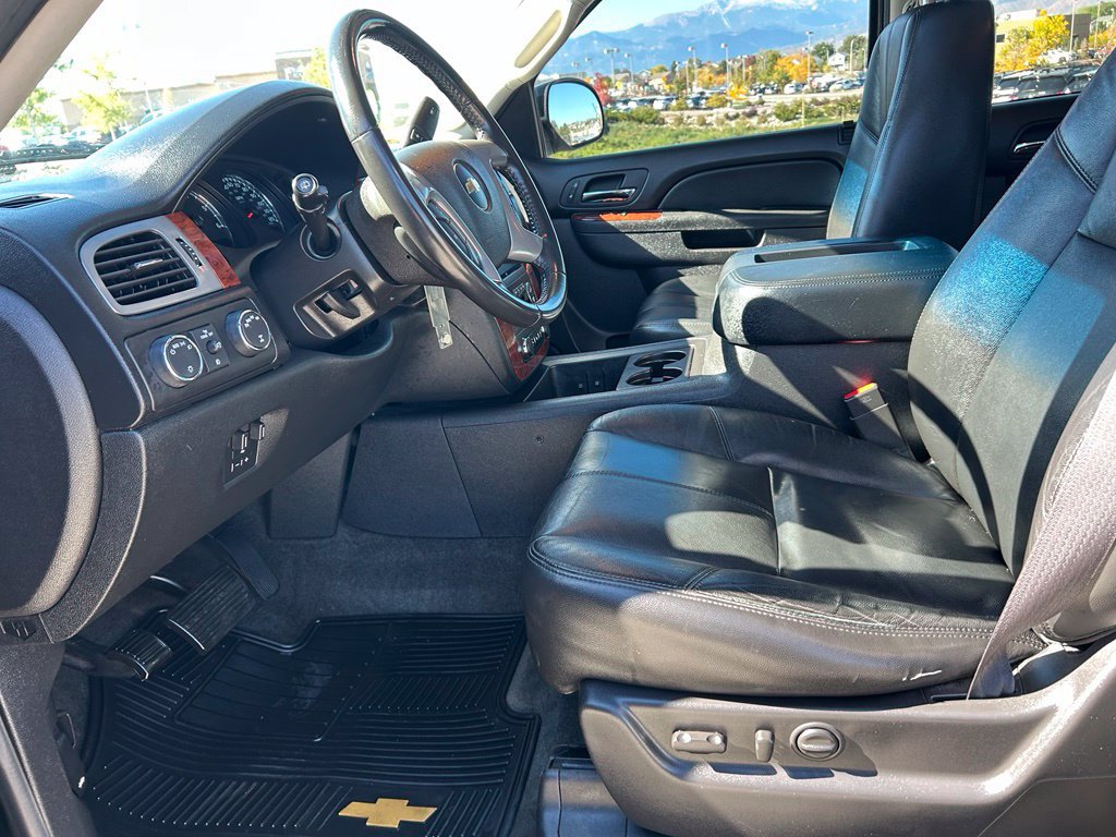 Used 2014 Chevrolet Suburban LT AWD/4WD image 23