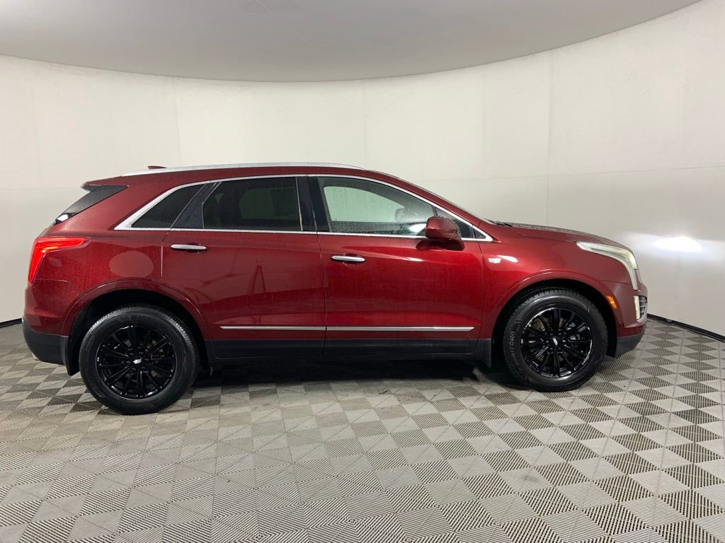 Used 2018 Cadillac XT5 Luxury w/ Driver Awareness Package FWD image 2
