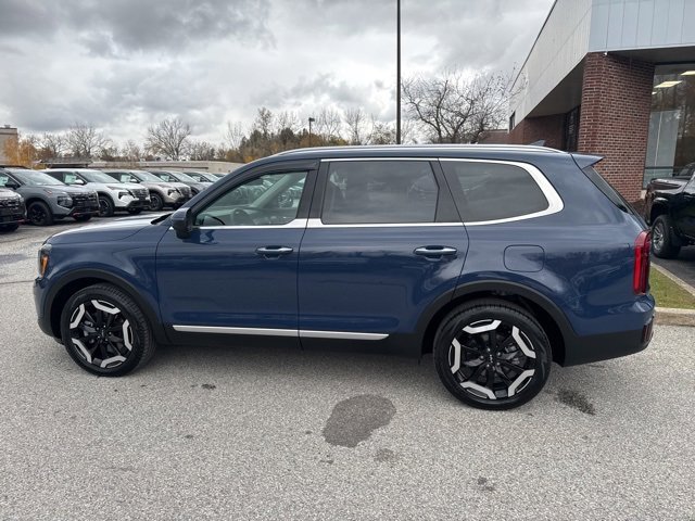 Used 2025 Kia Telluride S image 44