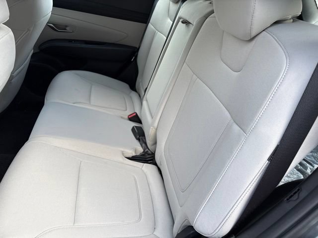 Used 2025 Hyundai Tucson SE AWD/4WD image 10