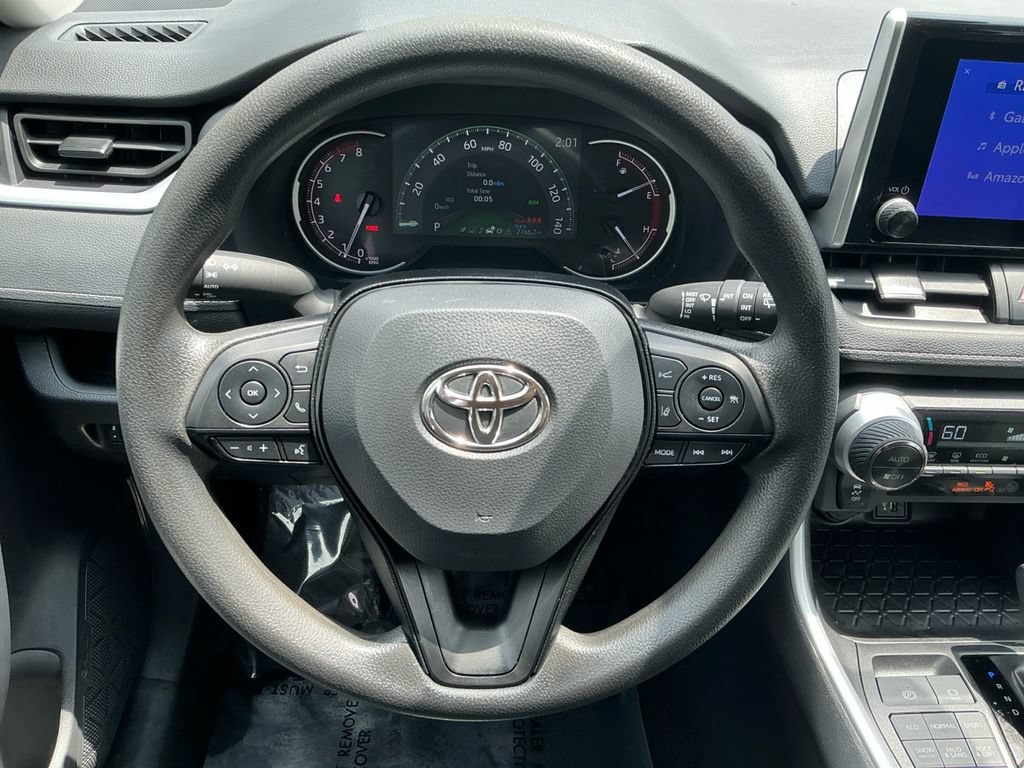Used 2025 Toyota RAV4 XLE AWD/4WD image 19